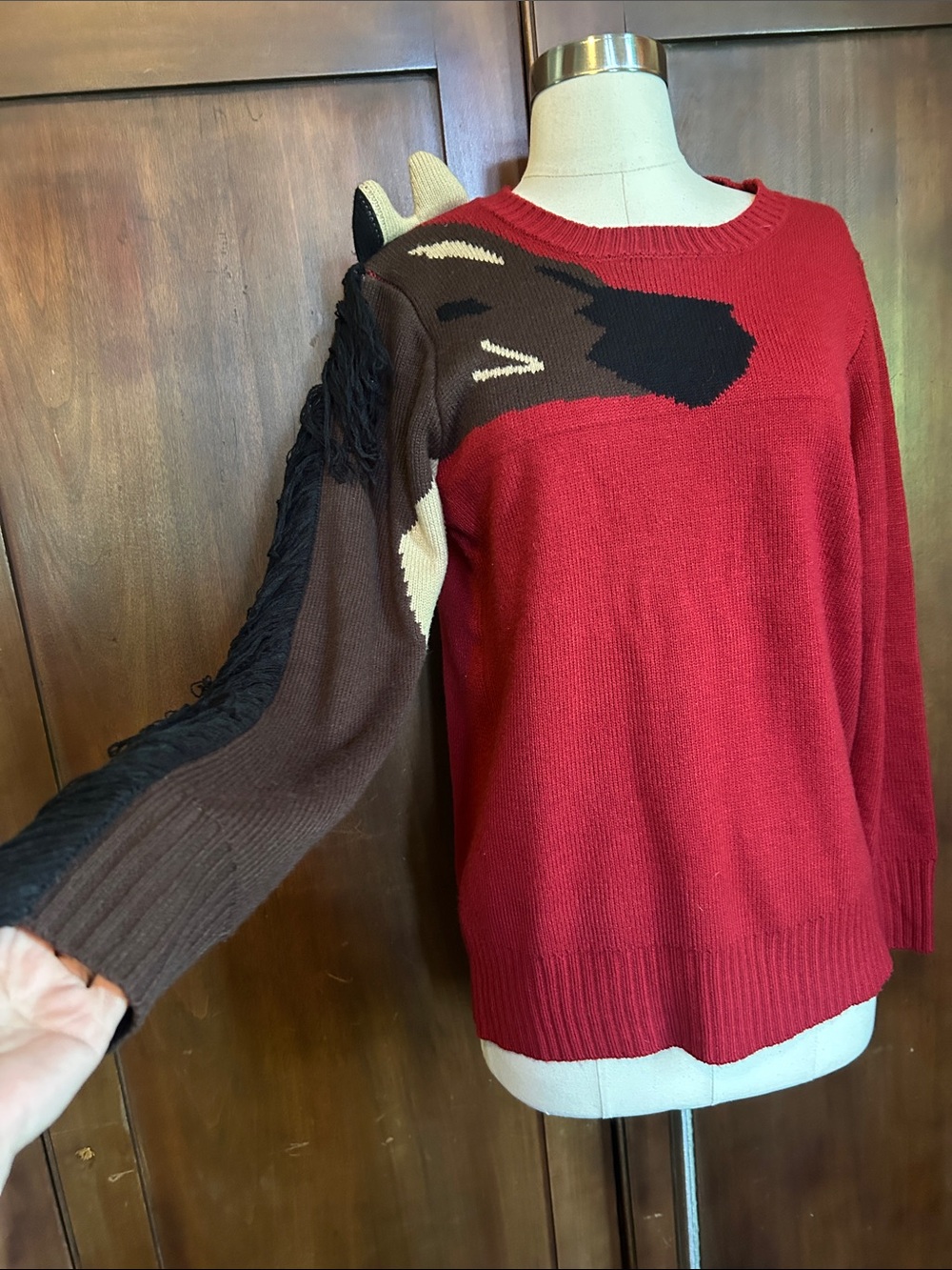 Rare Red Y2K Novelty Fringe Horse Sleeve Nuzzle Sweater M - Picture 4 of 9